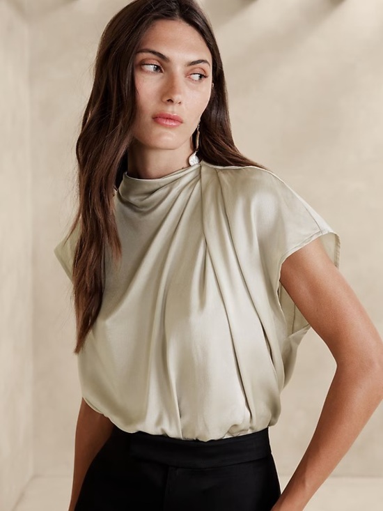 Banana Republic Tops - BANANA REPUBLIC BAHARI SATIN TOP